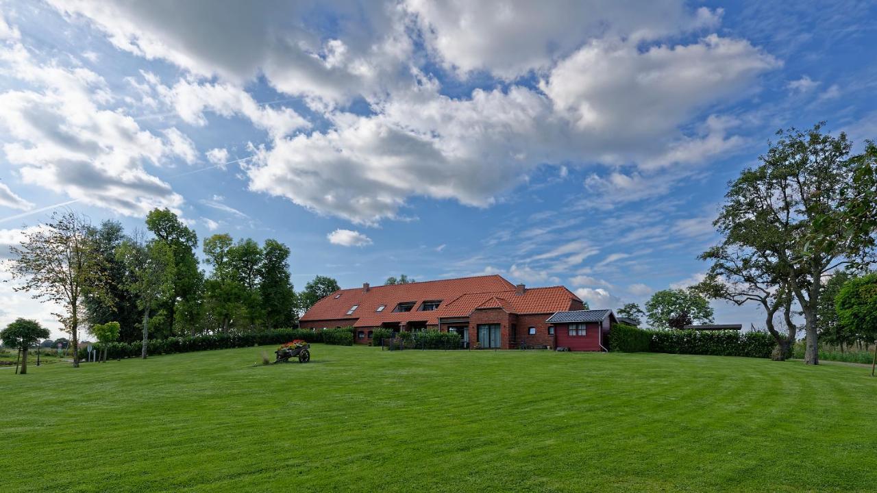 Hayungshaus Esens Appartement Buitenkant foto